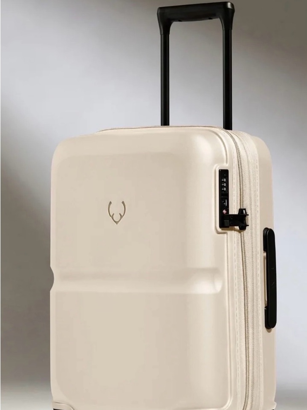 BRAND NEW ANTLER EXPANDABLE HARDSIDE CARRY ON 21 INCH INTERNATIONAL SPINNER BAG